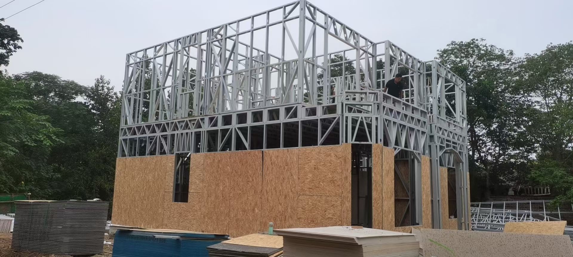 更新中滬塔螺絲合肥施工現場